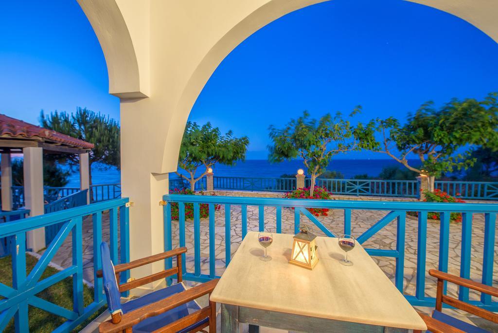 Blue House Apartments Vasilikí Стая снимка