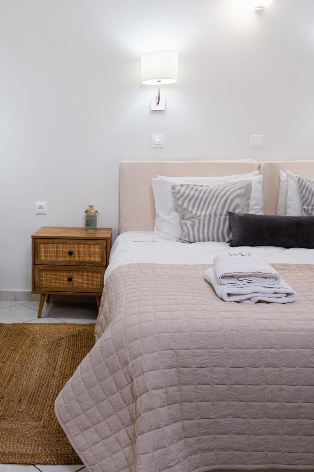 Blue House Apartments Vasilikí Стая снимка