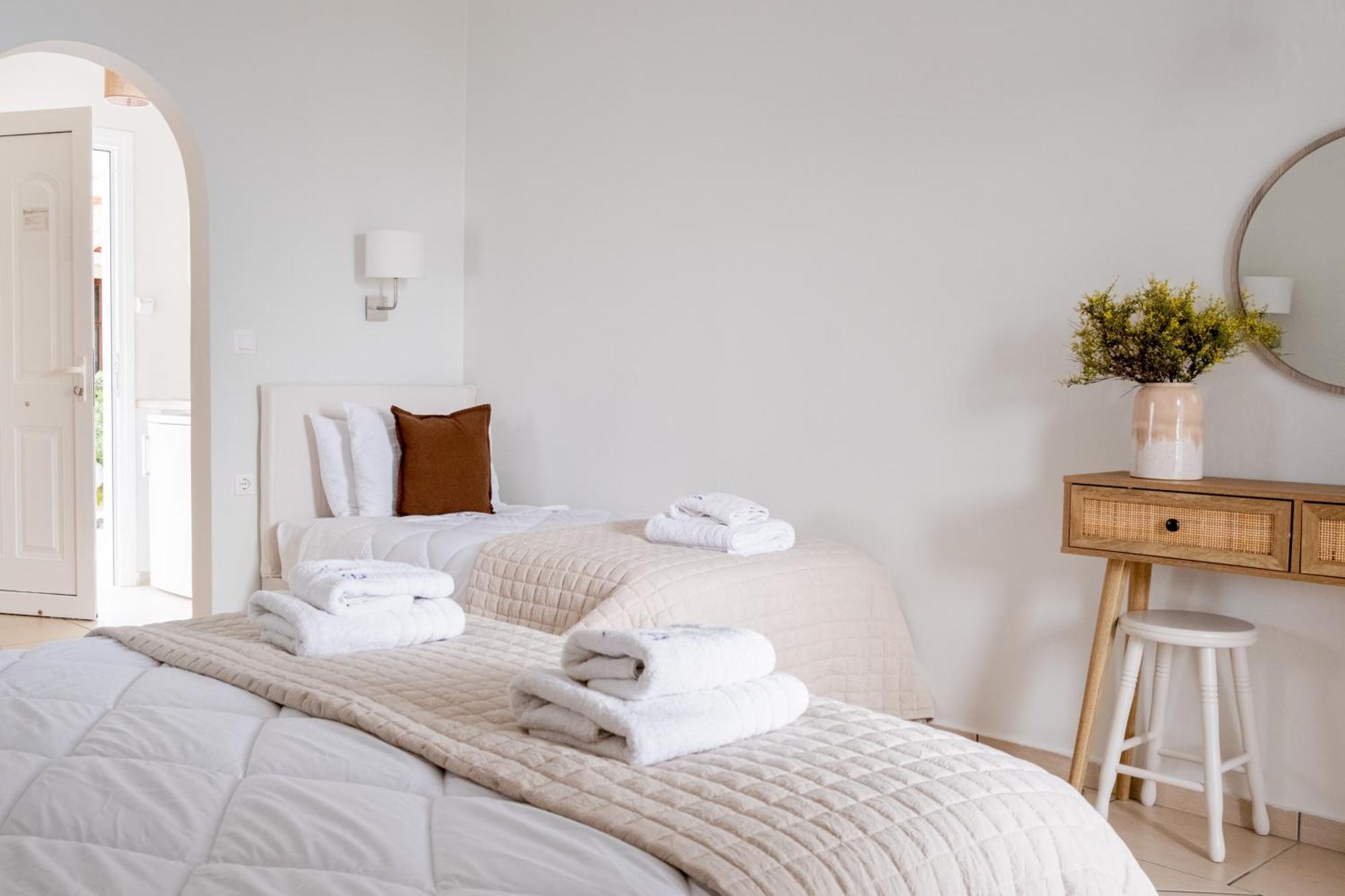 Blue House Apartments Vasilikí Стая снимка