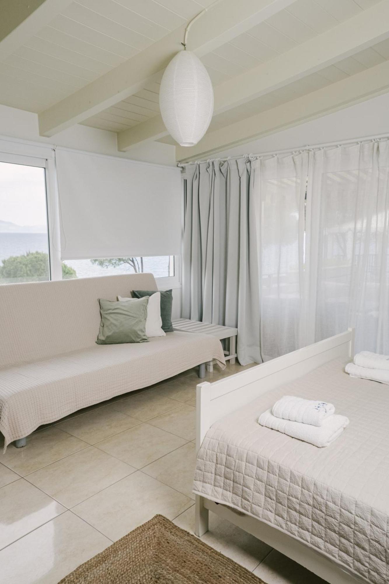 Blue House Apartments Vasilikí Стая снимка